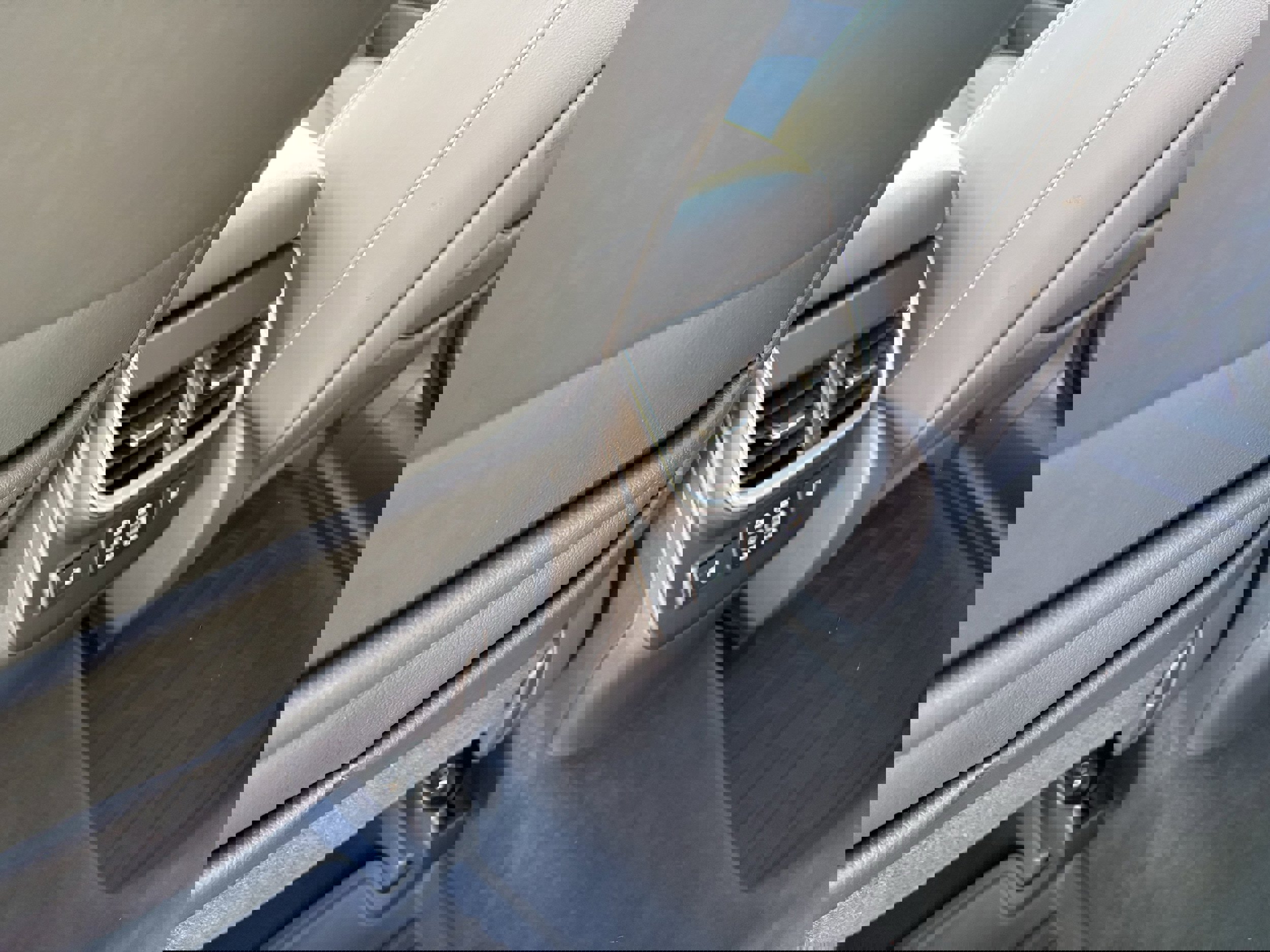 Certified 2025 Subaru Outback Limited w/ Popular Package #2 image 32