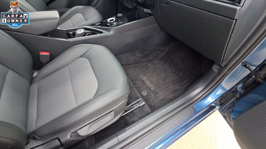 Used 2025 Kia Niro EX w/ EX Cold Weather Package FWD image 12