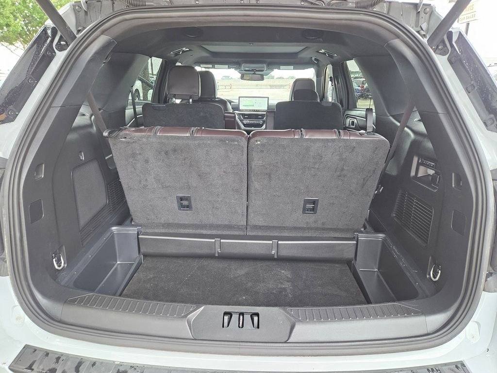 Used 2025 Ford Explorer Platinum w/ LUX Leather Package AWD/4WD image 24