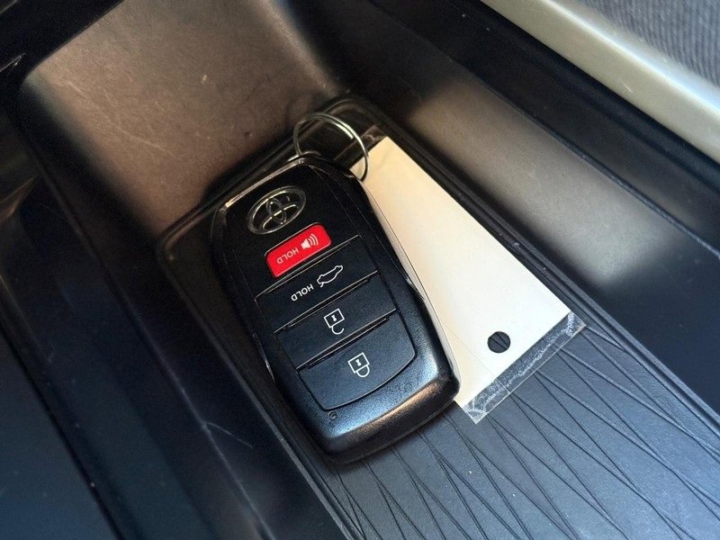 Used 2025 Toyota Camry LE image 30