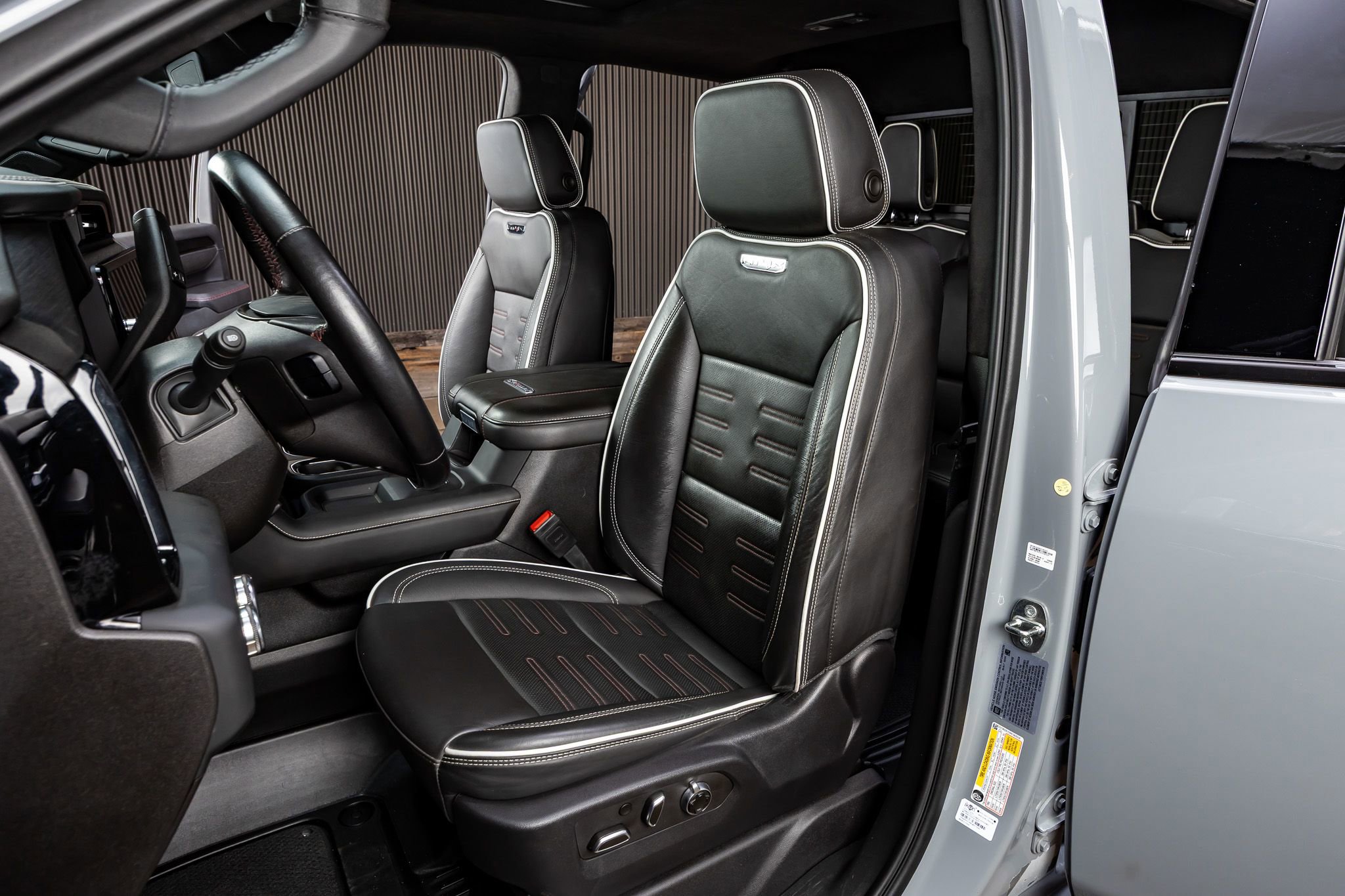 Used 2024 GMC Sierra 2500 AT4X image 30