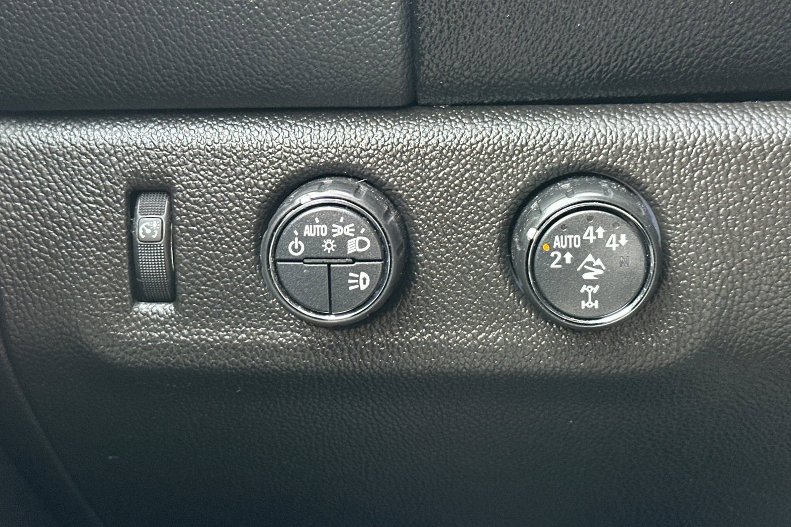 Certified 2020 Chevrolet Colorado ZR2 w/ ZR2 Midnight Special Edition image 33