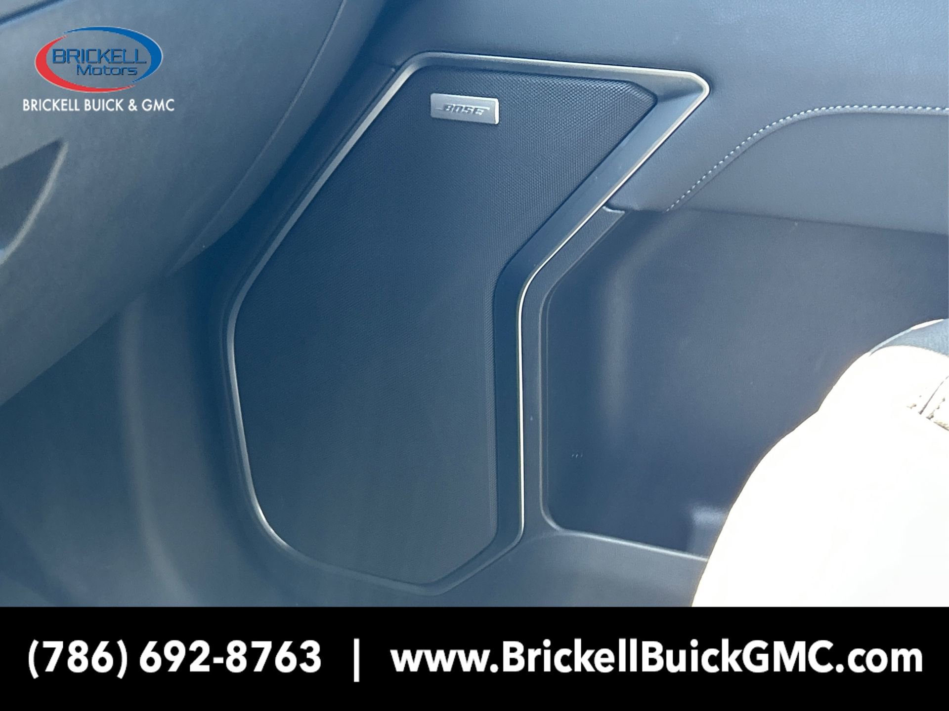 New 2025 GMC Sierra 1500 SLT w/ SLT Convenience Package image 33