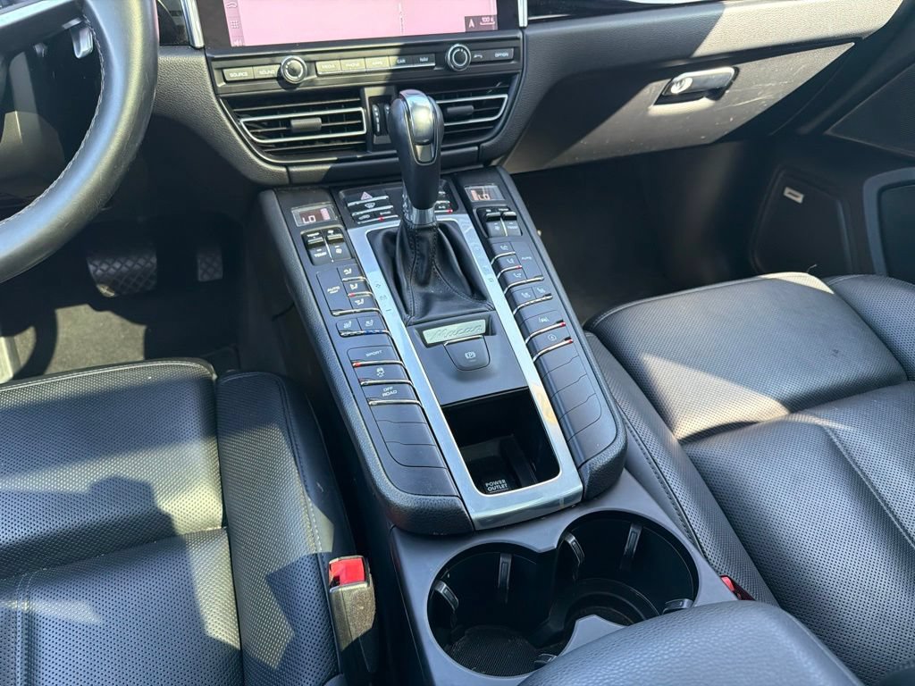 Used 2020 Porsche Macan AWD/4WD image 16