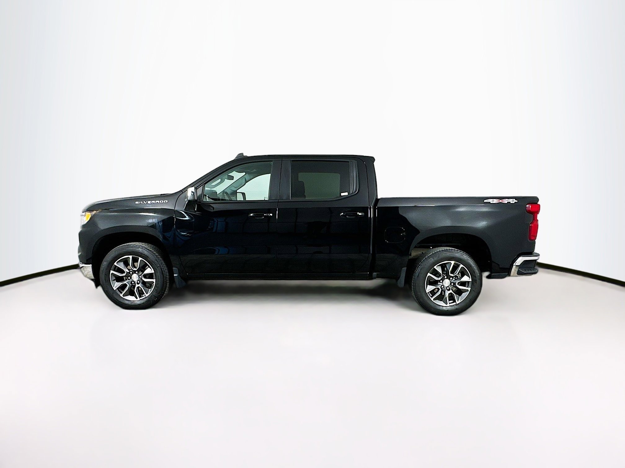 Used 2023 Chevrolet Silverado 1500 LT image 4