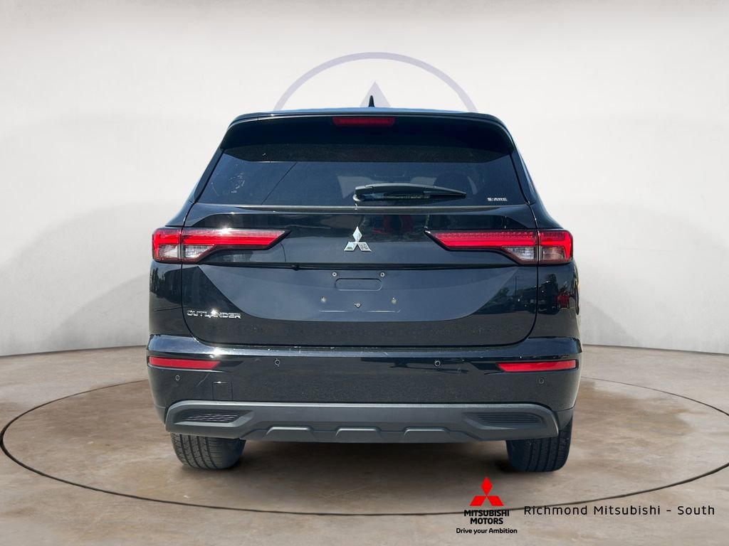 Used 2022 Mitsubishi Outlander ES image 4