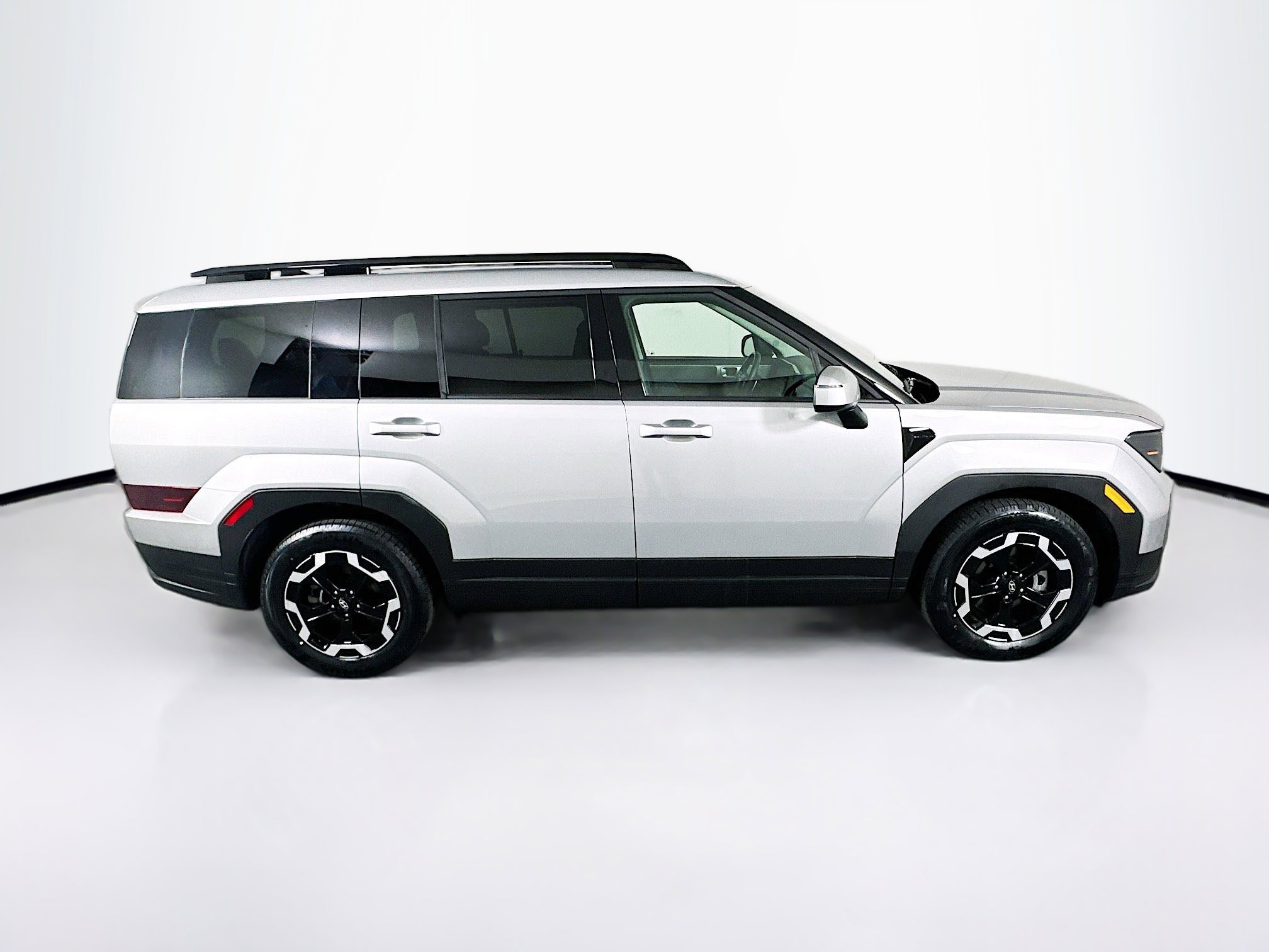 Used 2025 Hyundai Santa Fe SEL FWD image 10