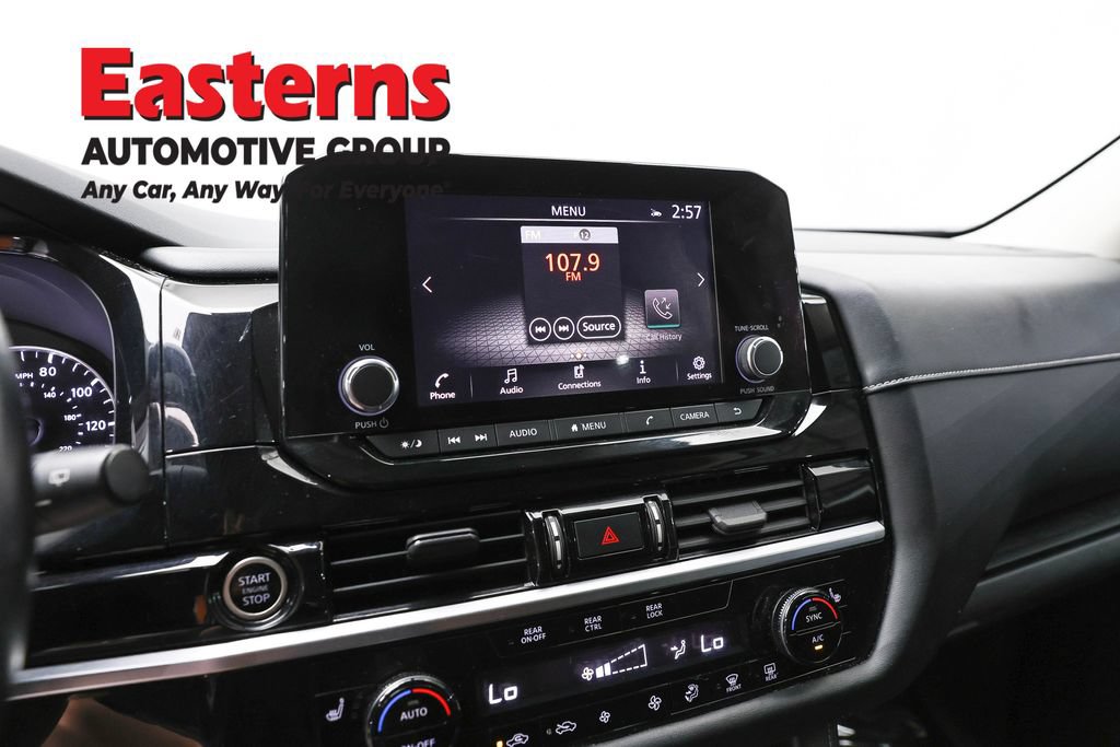 Used 2022 Nissan Pathfinder SV FWD image 19