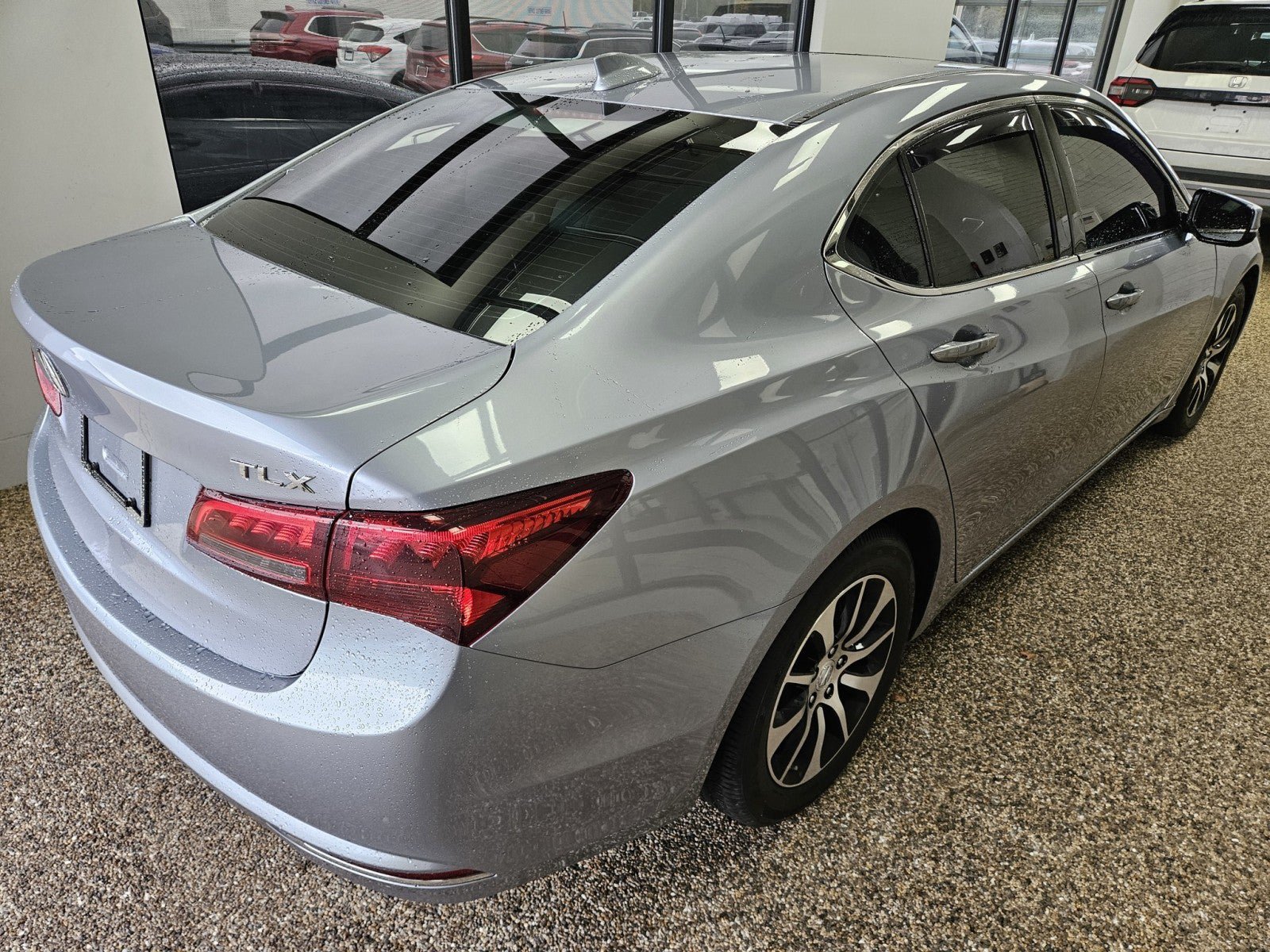 Used 2016 Acura TLX FWD image 2
