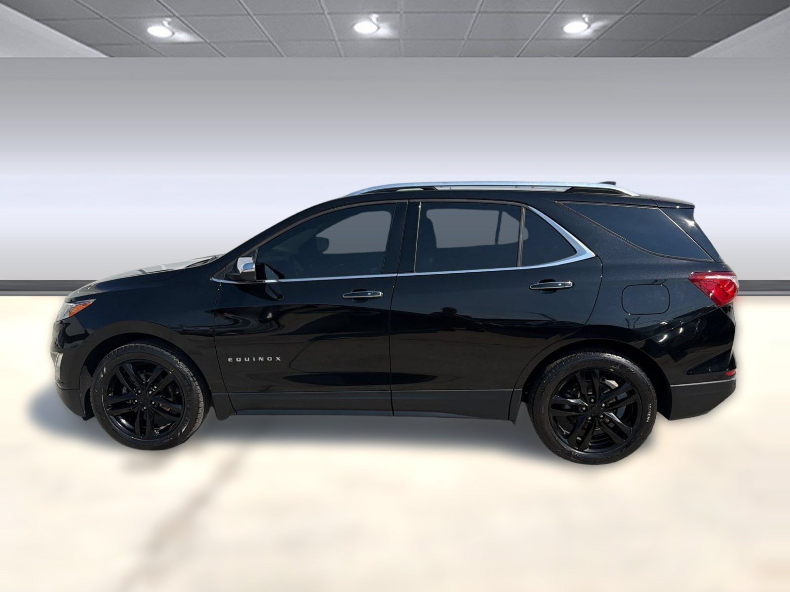 Used 2018 Chevrolet Equinox Premier FWD image 2