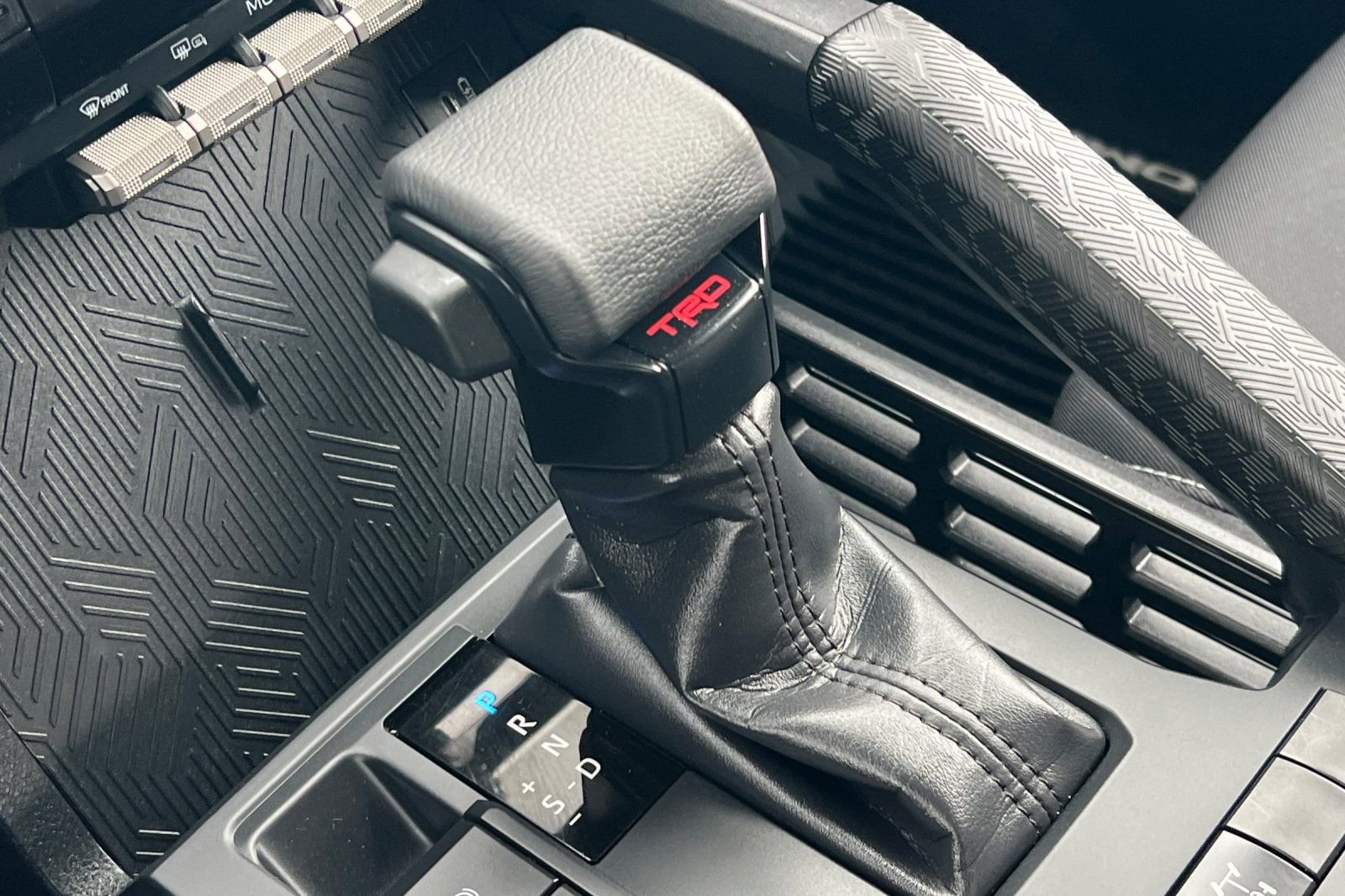 Certified 2025 Toyota Tacoma TRD Off-Road image 17