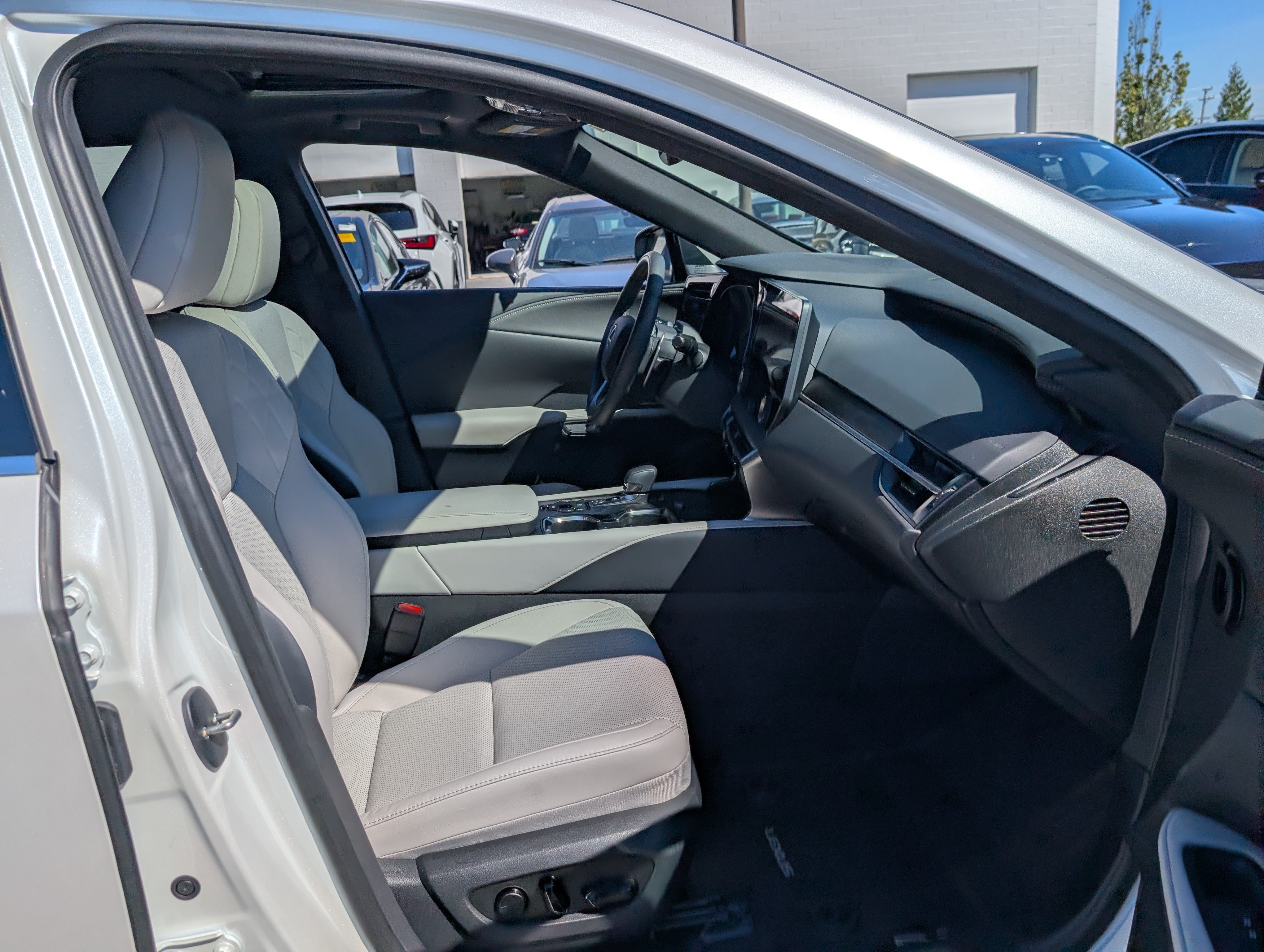 Used 2025 Lexus RX 350 Premium w/ Convenience Package AWD/4WD image 11
