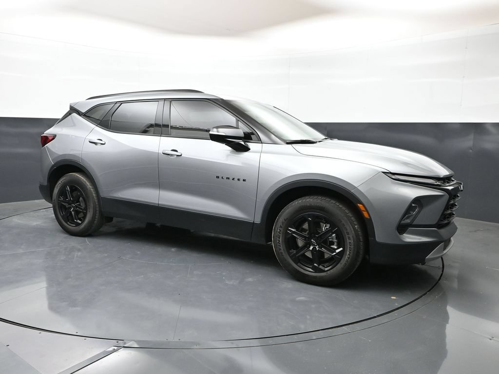 Used 2024 Chevrolet Blazer LT w/ Midnight/Sport Edition FWD image 33