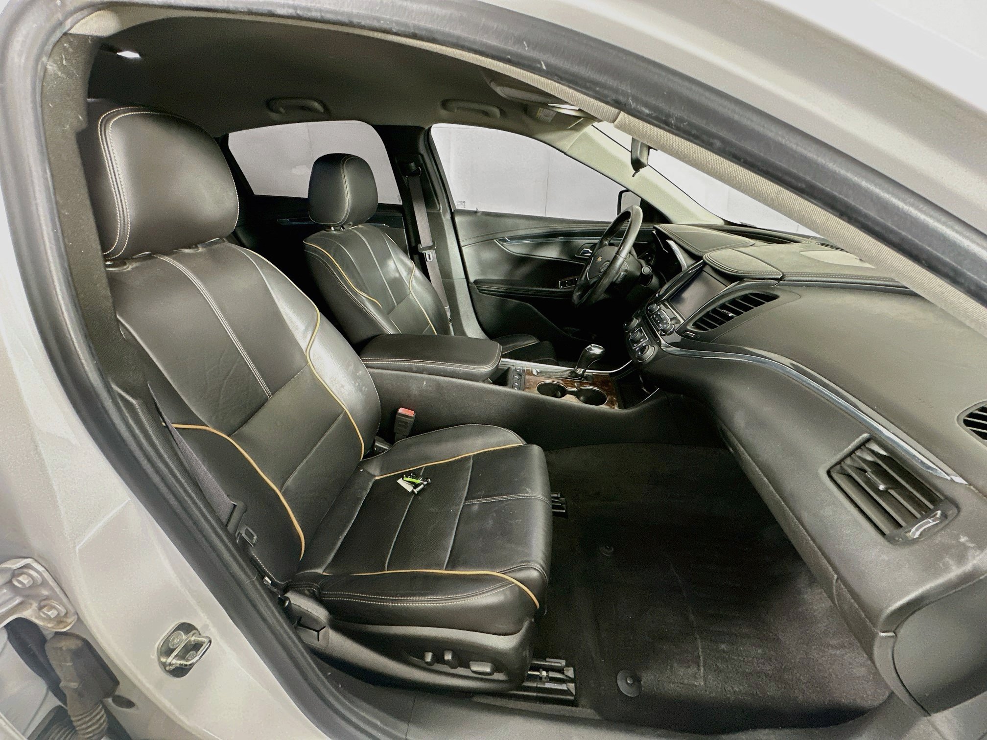Used 2015 Chevrolet Impala LTZ FWD image 29