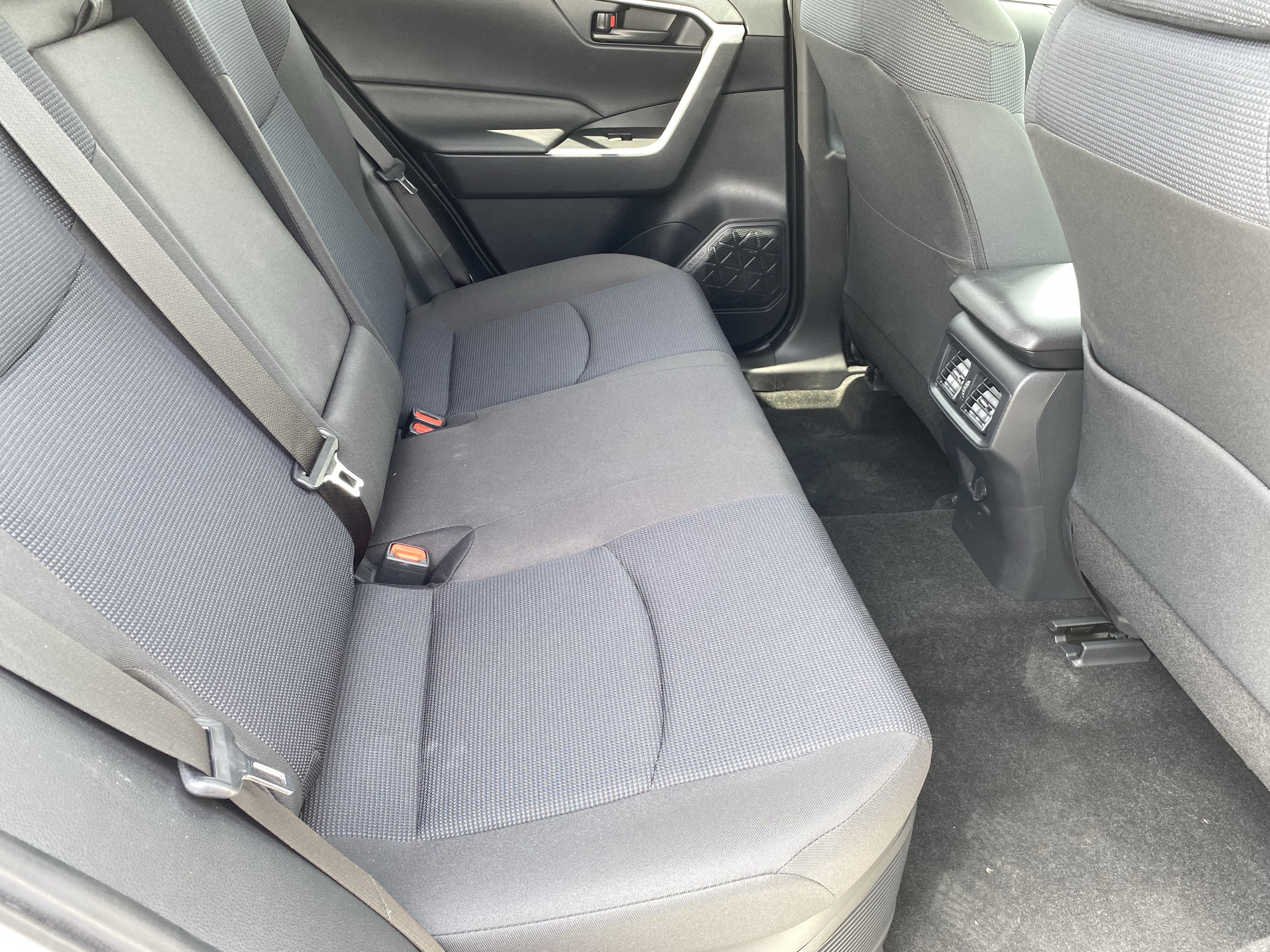 Used 2023 Toyota RAV4 LE AWD/4WD image 13