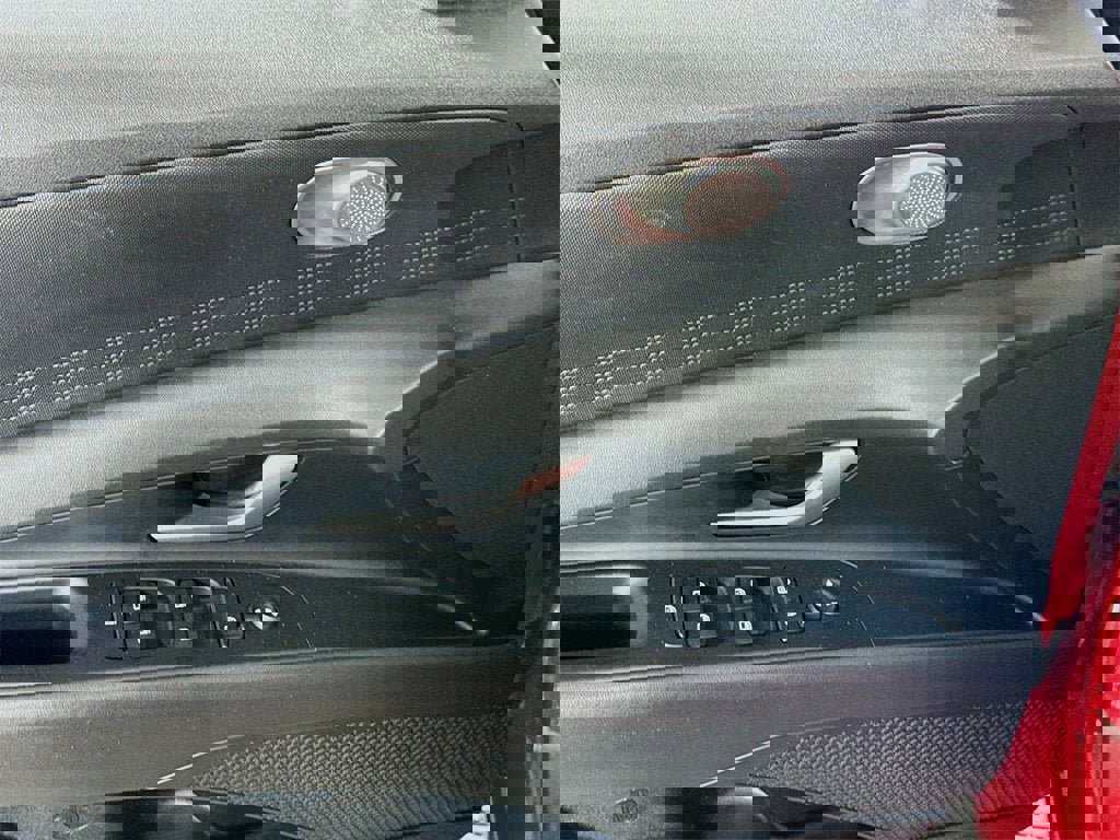 Used 2023 Hyundai Elantra SEL w/ Preferred Accessory Package image 11