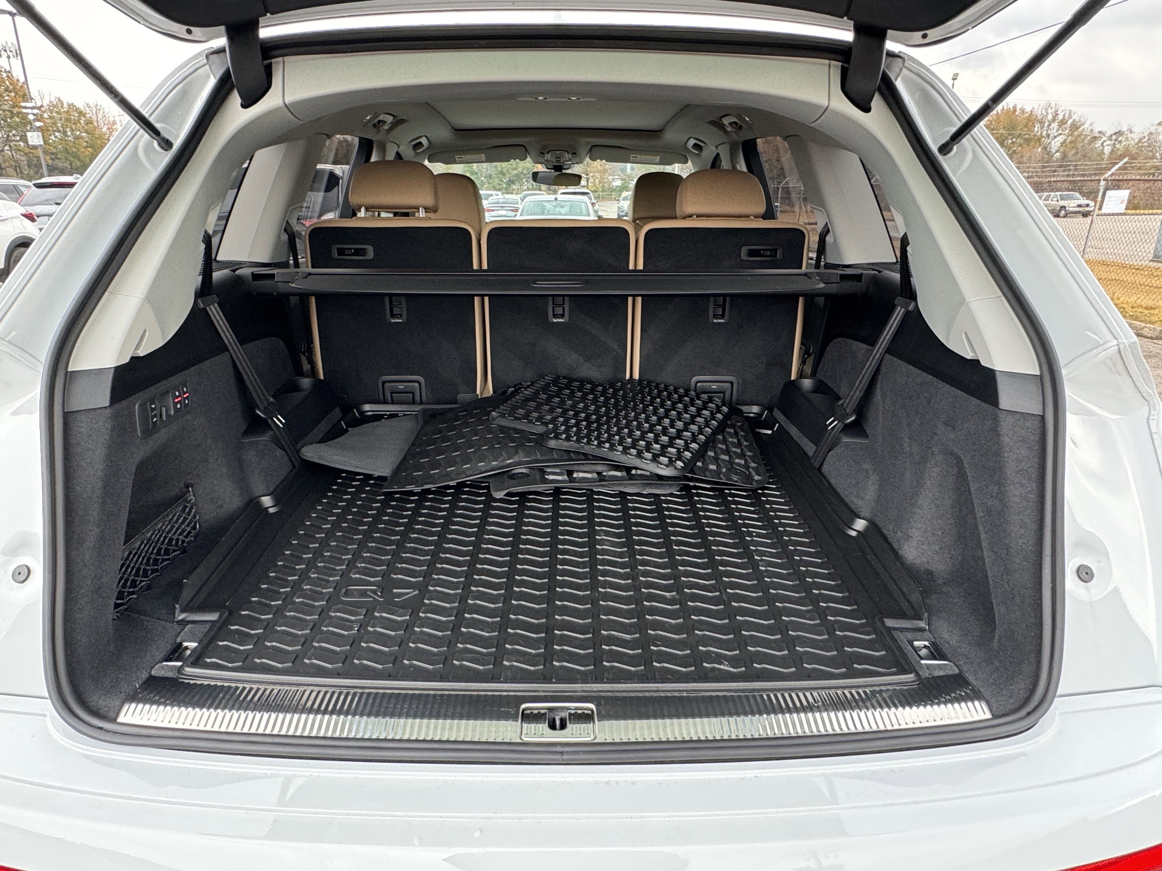 Certified 2025 Audi Q7 3.0T Prestige image 8