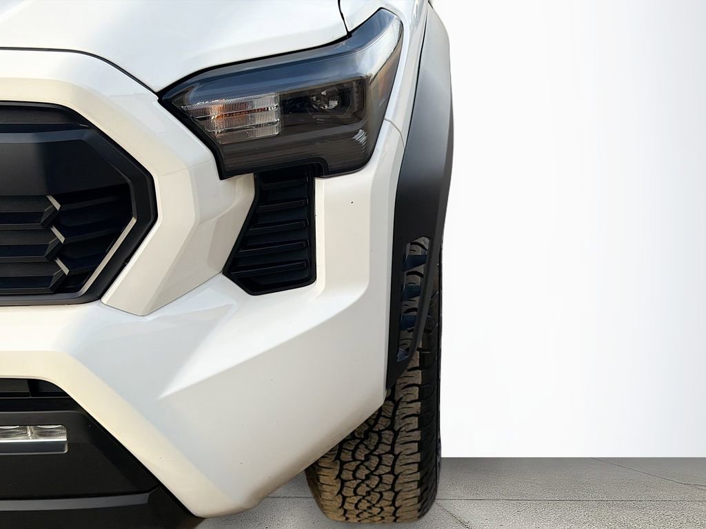Used 2024 Toyota Tacoma TRD Off-Road image 10