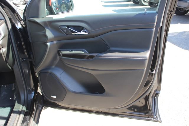 Used 2021 GMC Acadia AT4 image 33