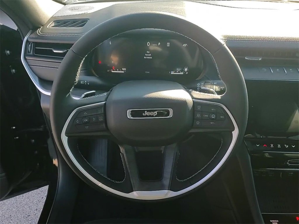 New 2026 Jeep Grand Cherokee Altitude image 12