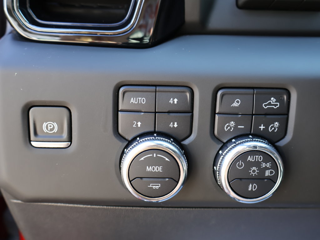 Certified 2025 GMC Sierra 1500 AT4 w/ AT4 Premium Package AWD/4WD image 34