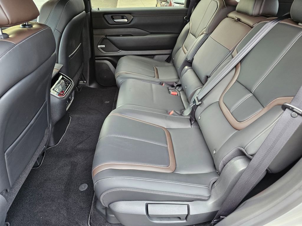 New 2026 Nissan Armada SL image 6