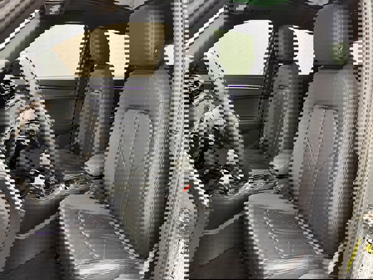 Used 2022 Audi Q3 2.0T Premium Plus w/ Premium Plus Package image 9