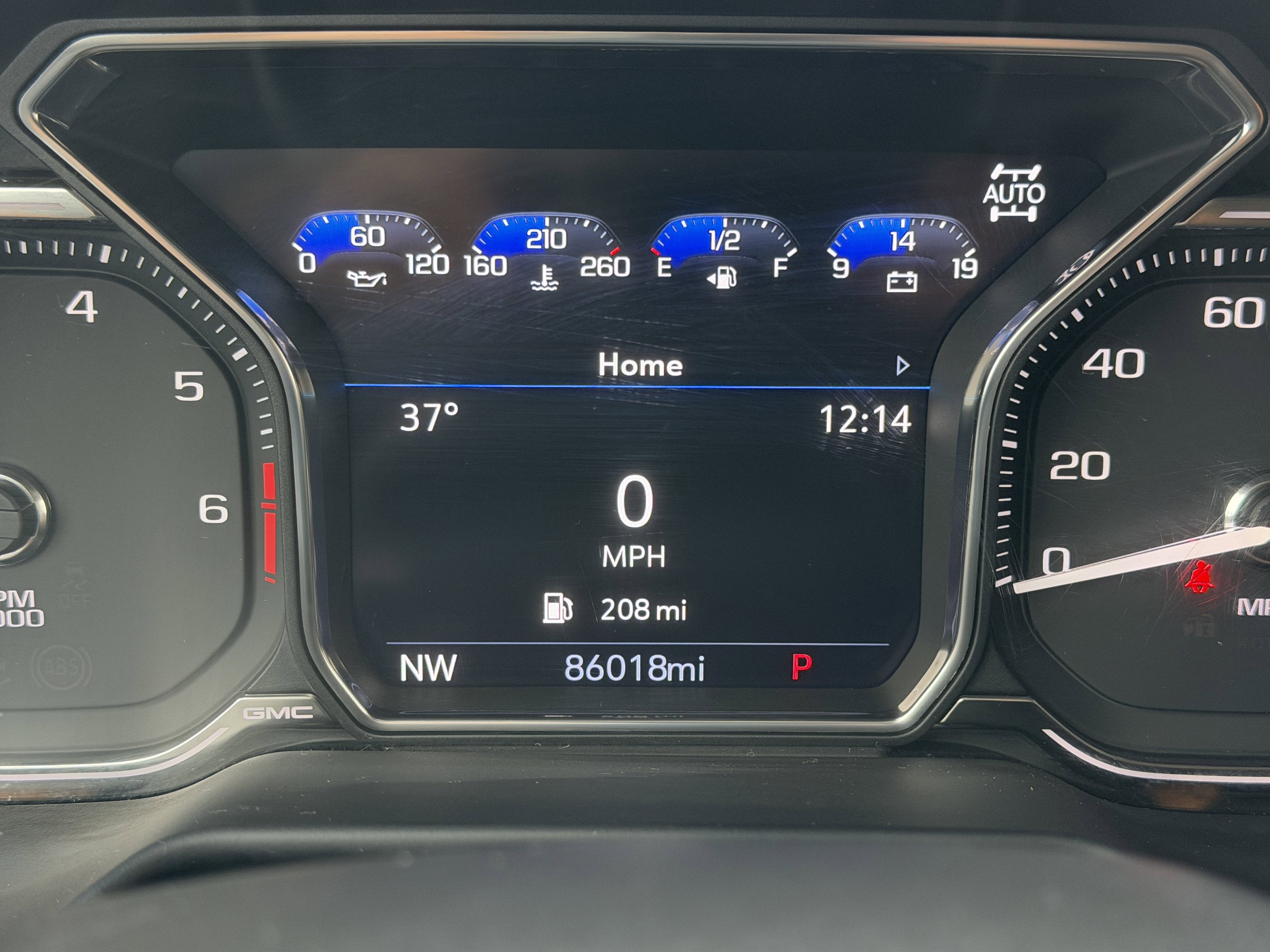 Used 2021 GMC Yukon AT4 w/ Technology Package AWD/4WD image 3