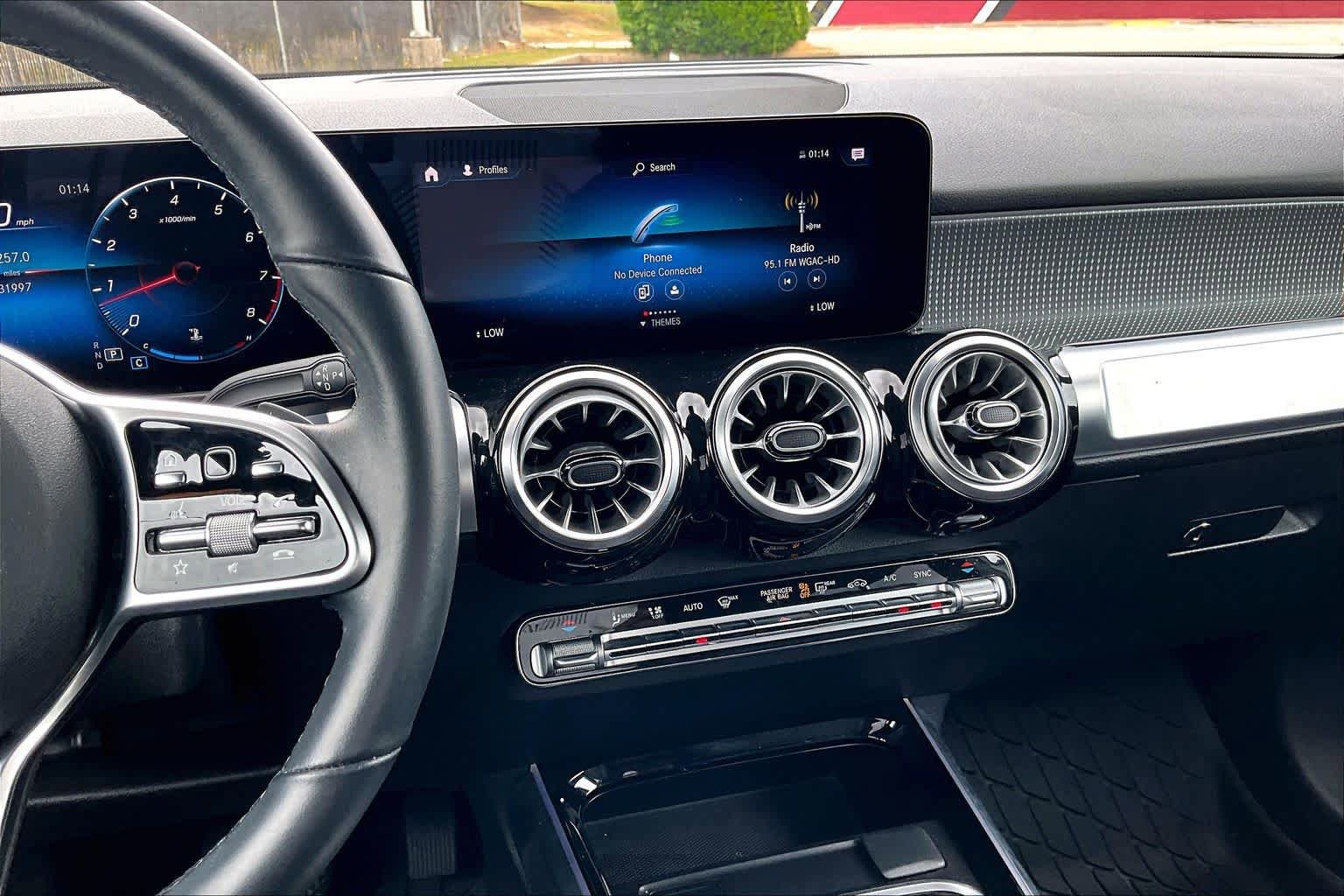 Used 2022 Mercedes-Benz GLB 250 image 7