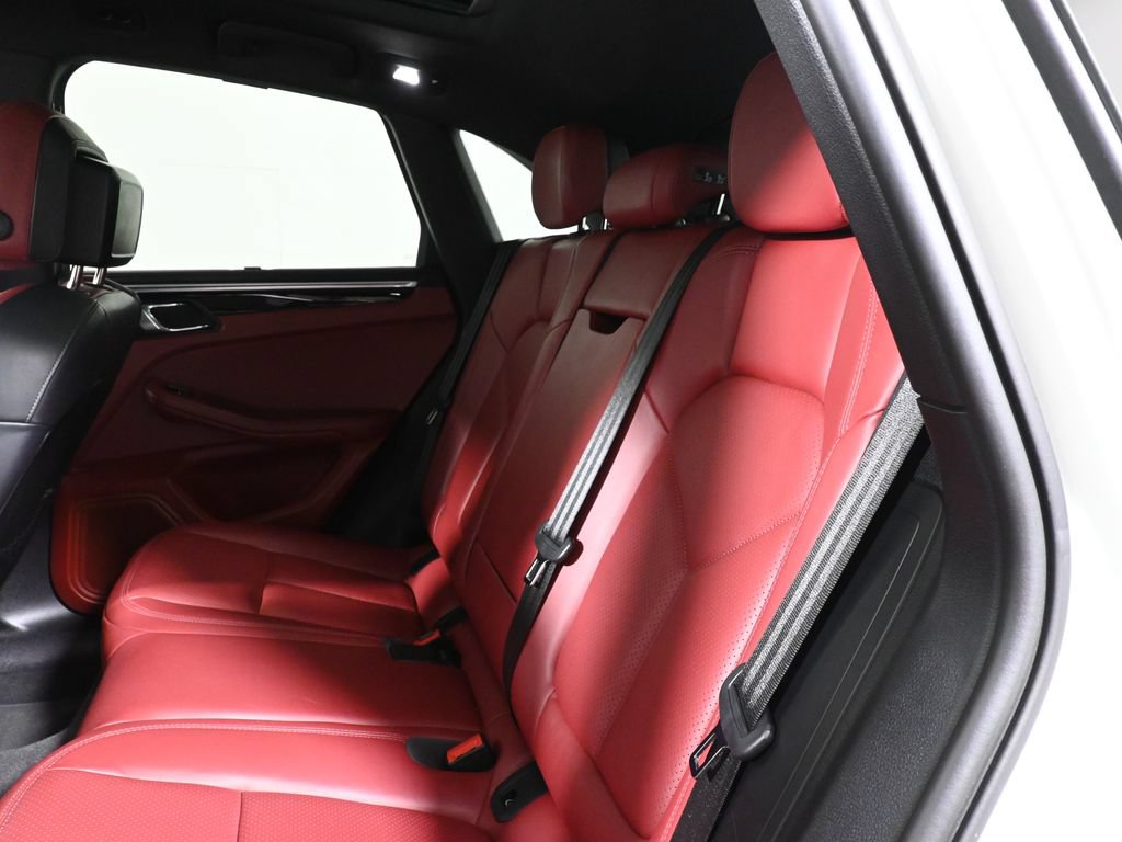 Used 2023 Porsche Macan Turbo AWD/4WD image 7