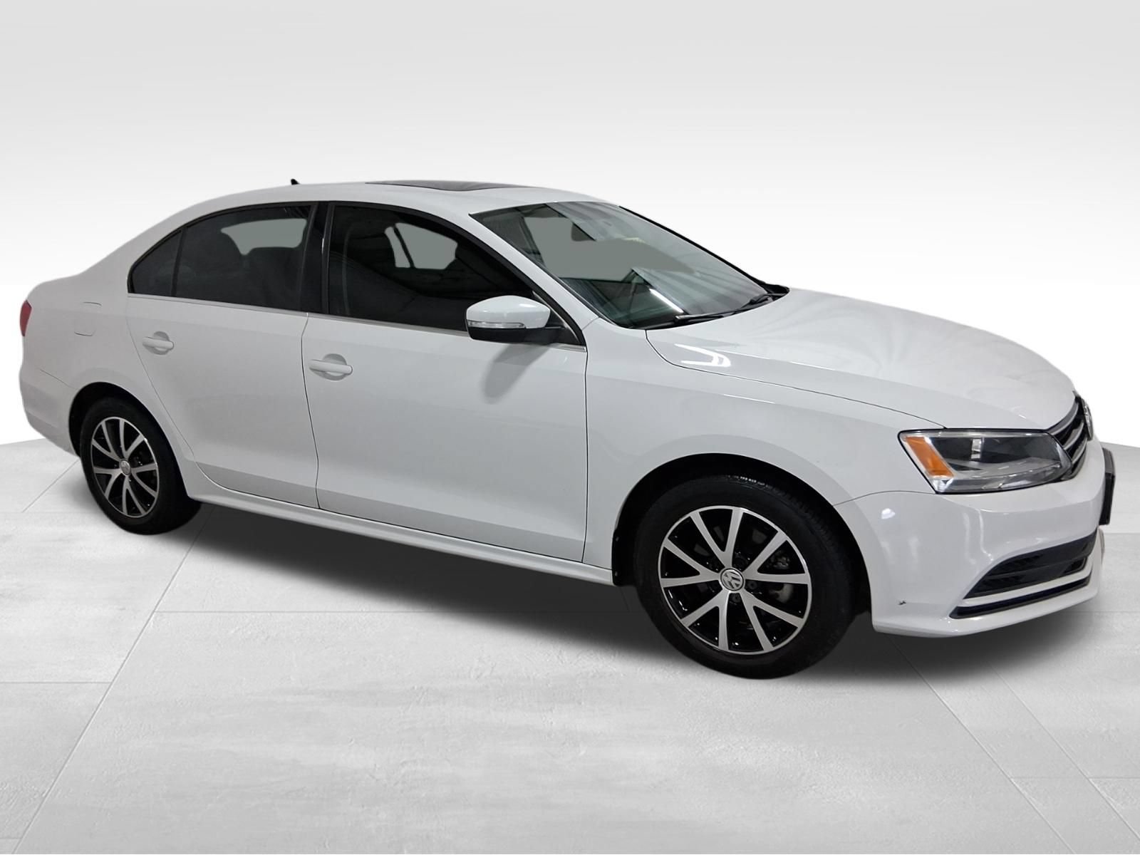 Used 2015 Volkswagen Jetta SE FWD image 3