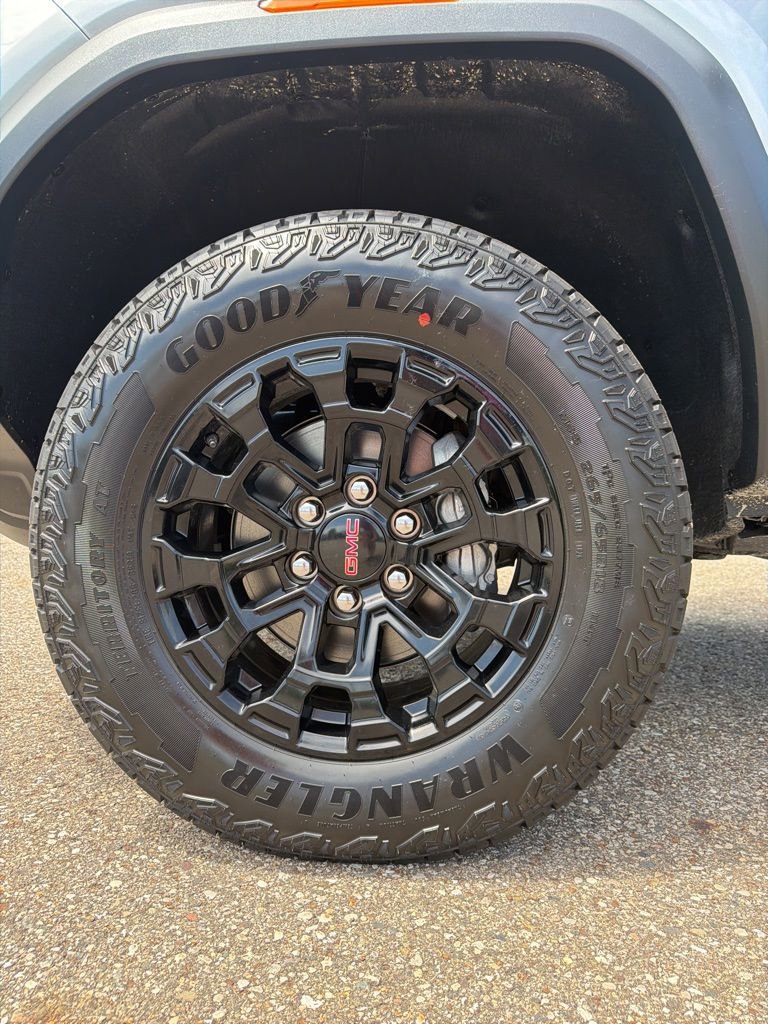 New 2026 GMC Canyon Elevation w/ Convenience Package RWD image 9