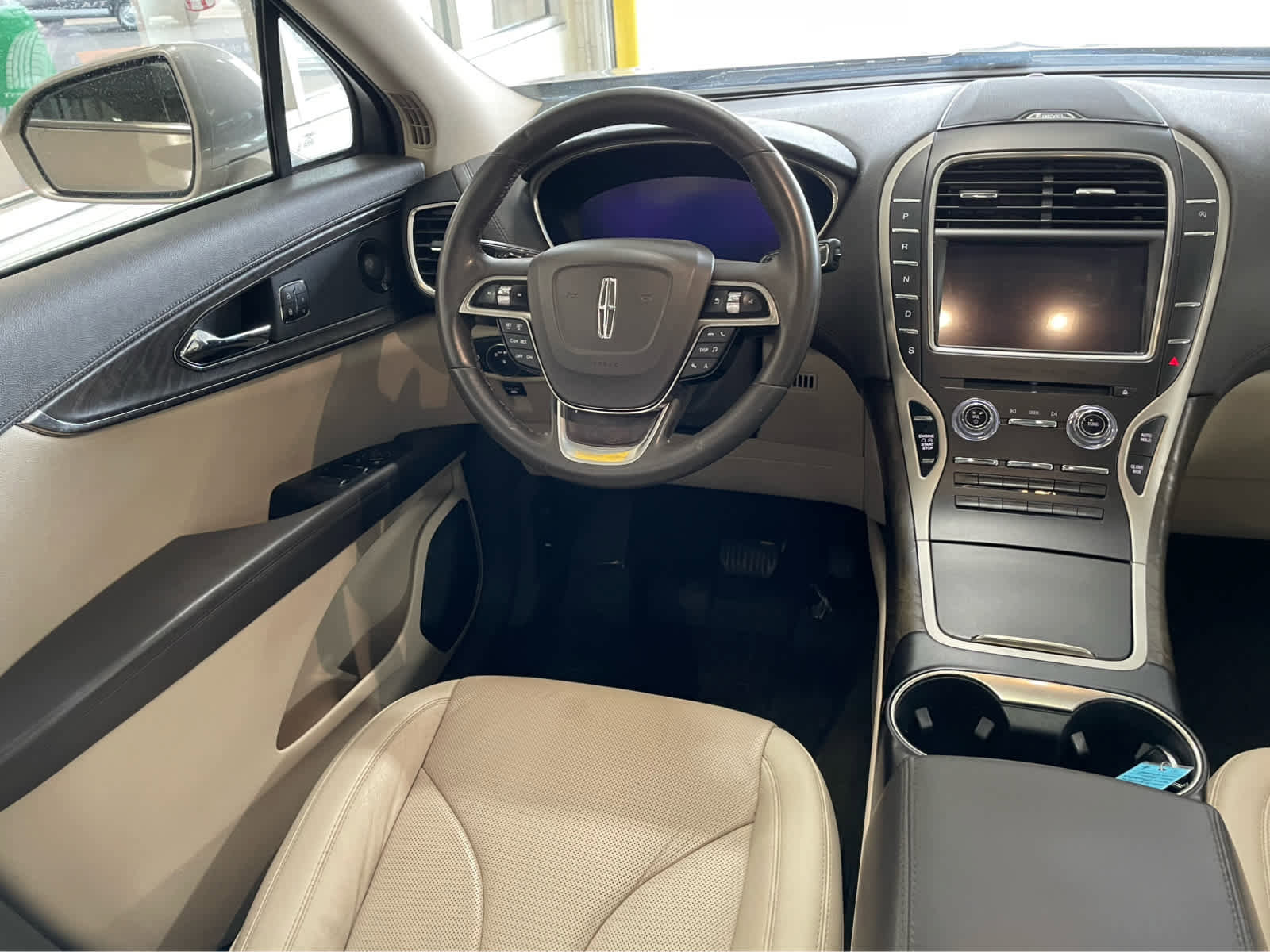 Used 2020 Lincoln Nautilus Reserve w/ Cargo Utility Package AWD/4WD image 16