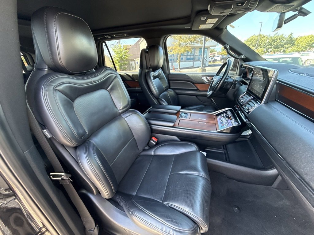 Used 2020 Lincoln Navigator Reserve image 42