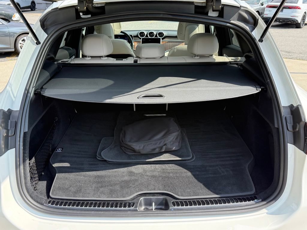 Used 2025 Mercedes-Benz GLC 350e 4MATIC image 19