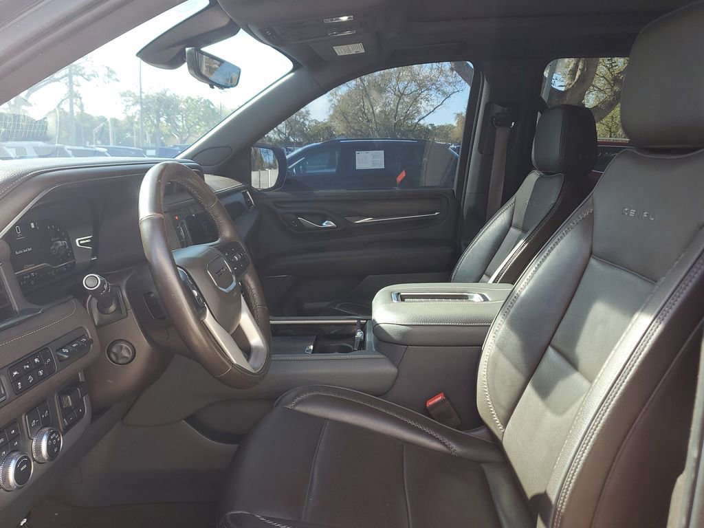 Used 2022 GMC Yukon XL Denali w/ Advanced Technology Package image 21