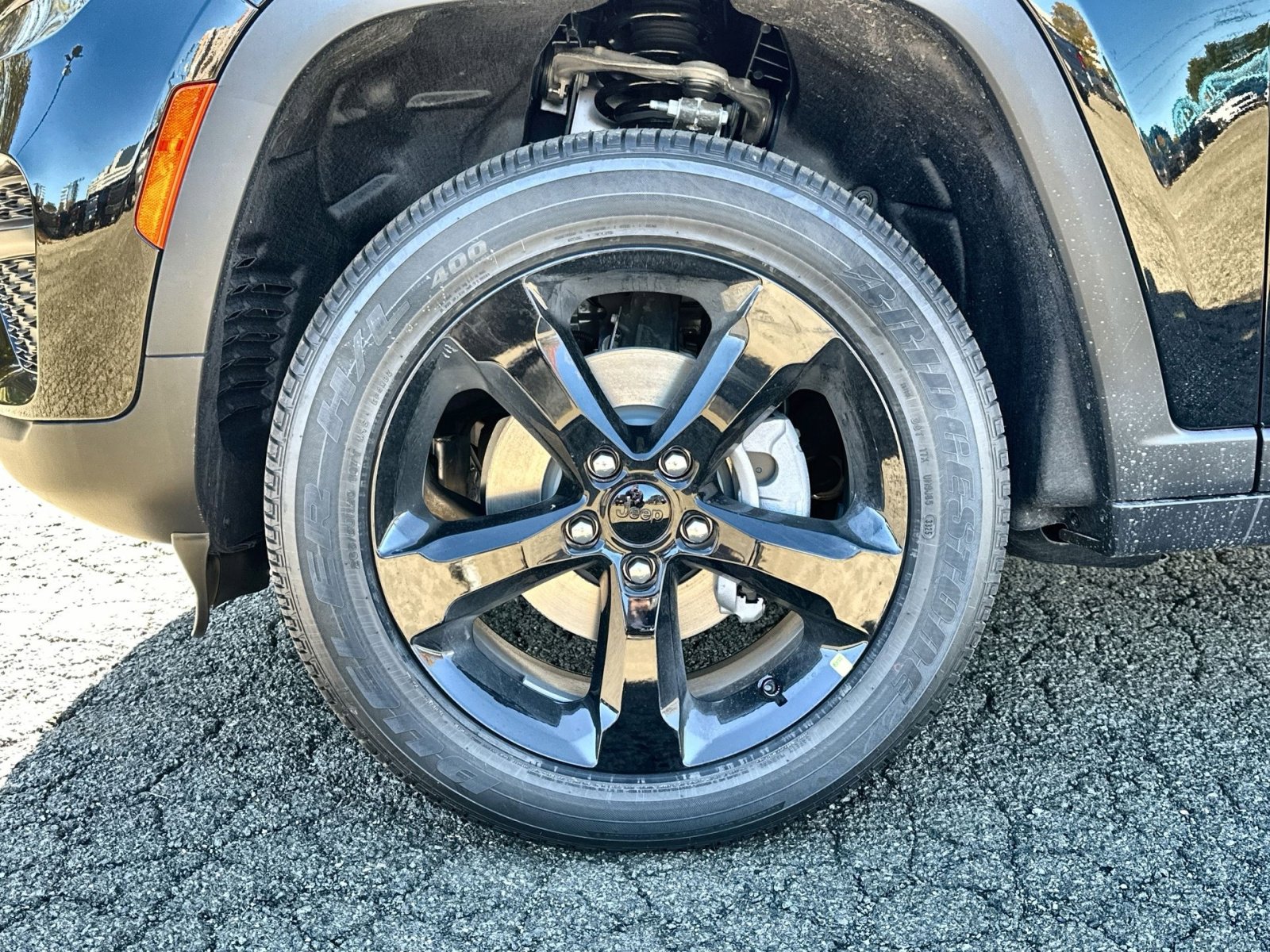 New 2025 Jeep Grand Cherokee Laredo image 12