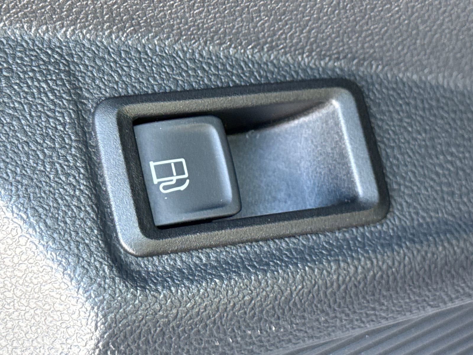 Certified 2023 Volkswagen Taos SE image 30