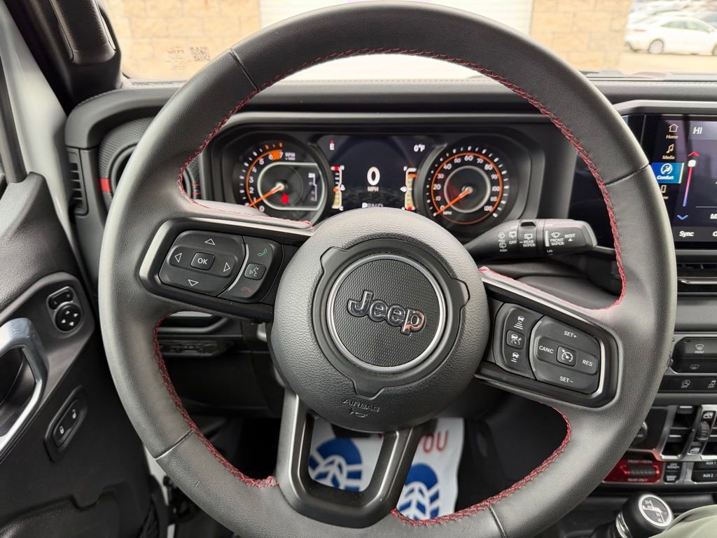 Used 2024 Jeep Wrangler Rubicon image 17
