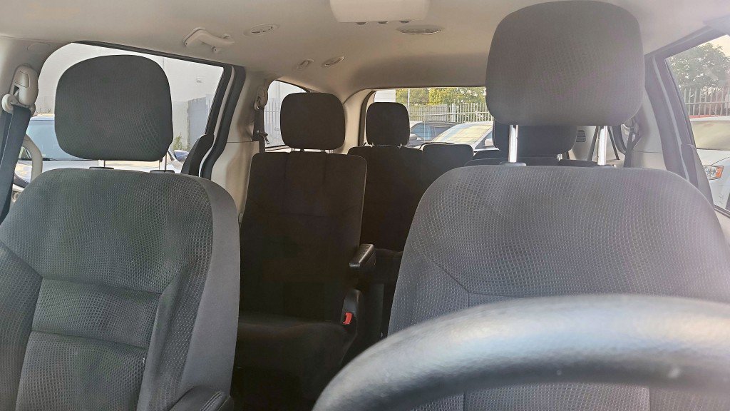 Used 2018 Dodge Grand Caravan SE image 13