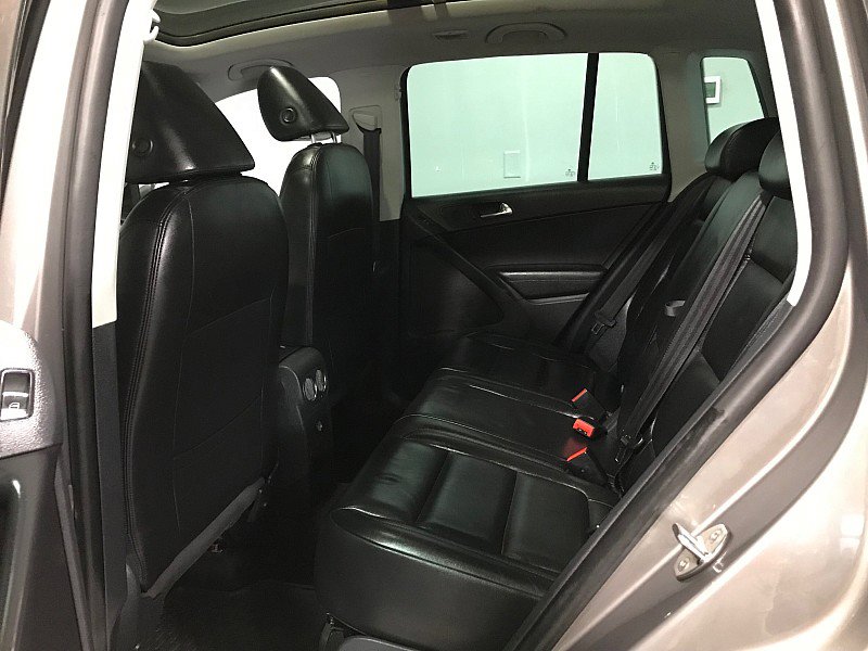 Used 2011 Volkswagen Tiguan SEL FWD image 16