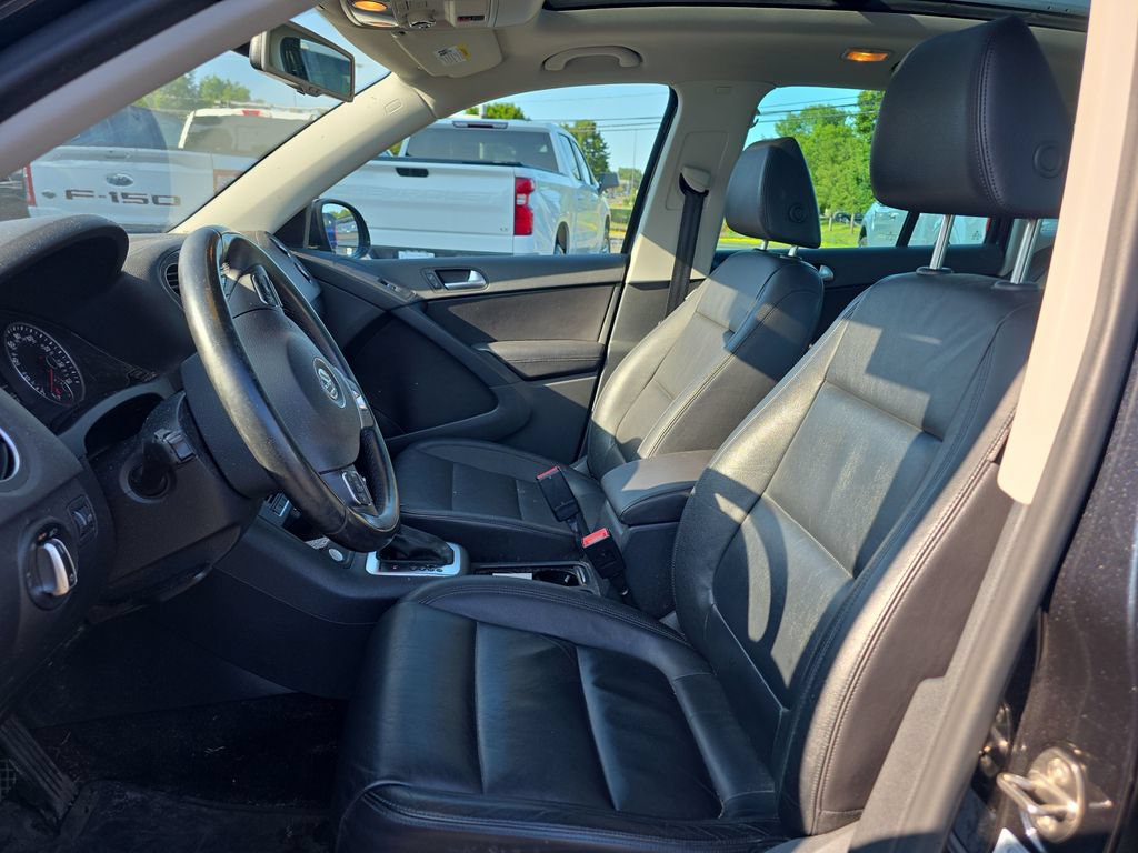 Used 2016 Volkswagen Tiguan SEL AWD/4WD image 22
