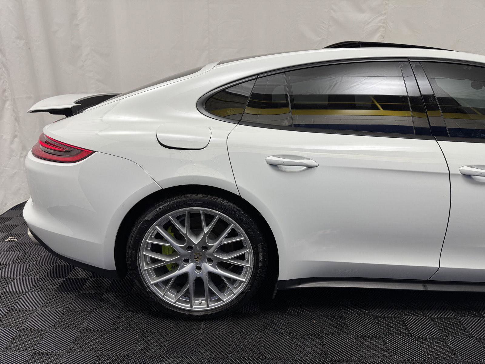 Used 2019 Porsche Panamera 4 image 12