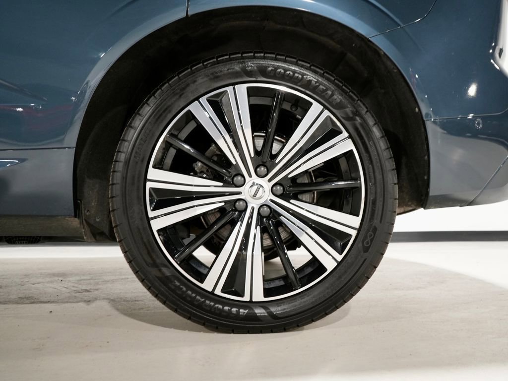 Used 2023 Volvo XC60 B5 Plus w/ Climate Package image 32