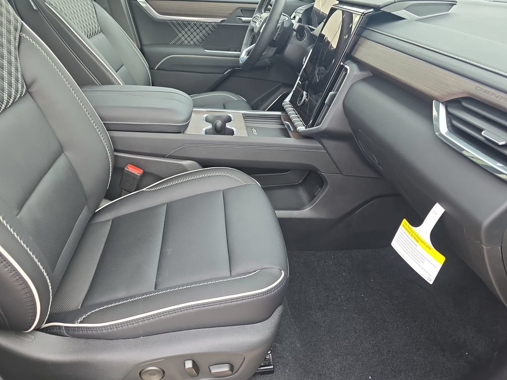New 2026 GMC Acadia Denali w/ Super Cruise Package FWD image 10