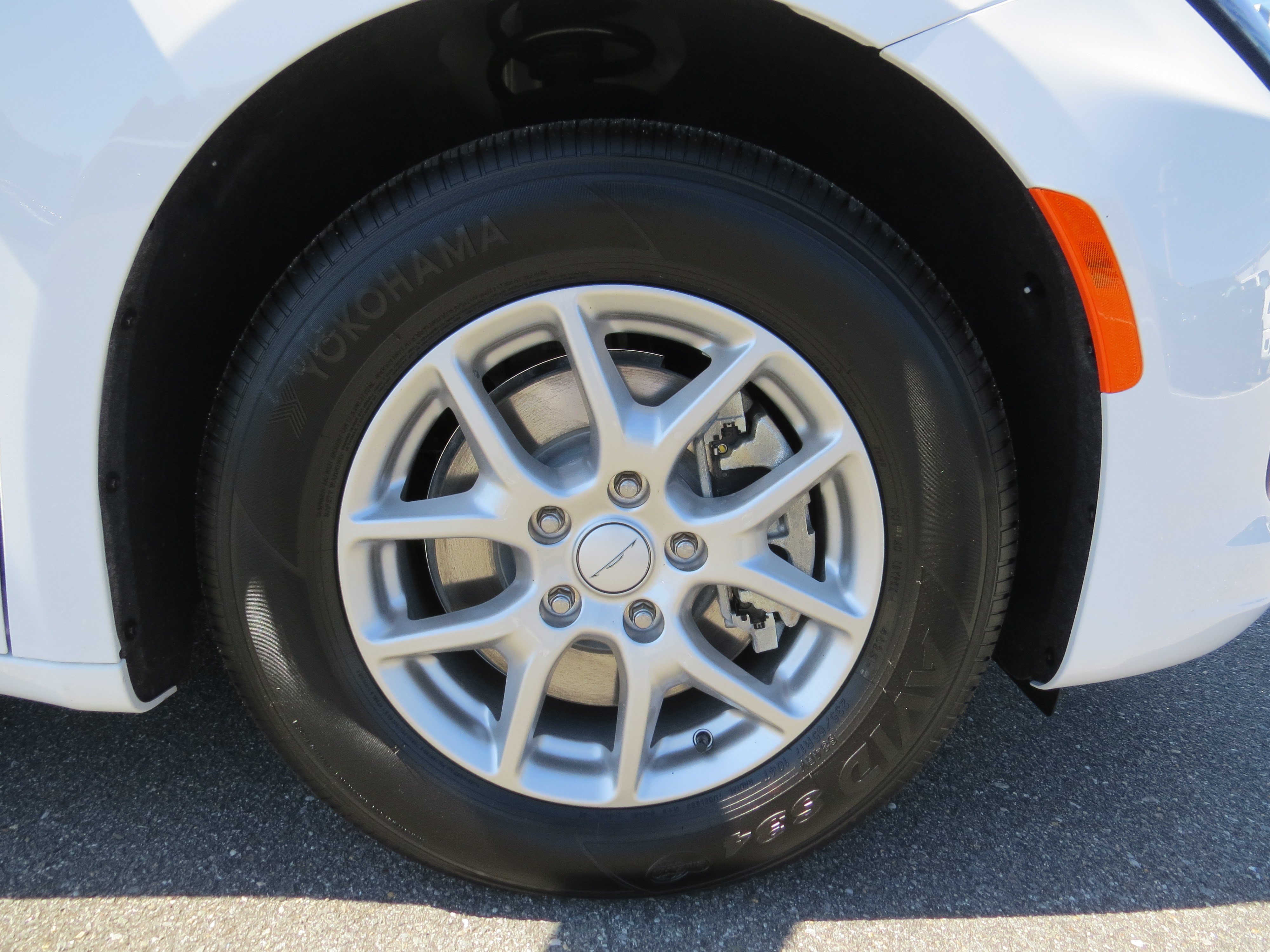 New 2027 Chrysler Pacifica Select FWD image 10