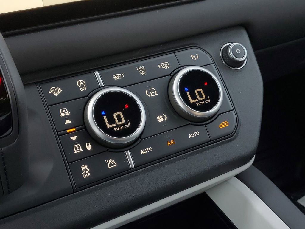 Certified 2025 Land Rover Defender 90 S image 27