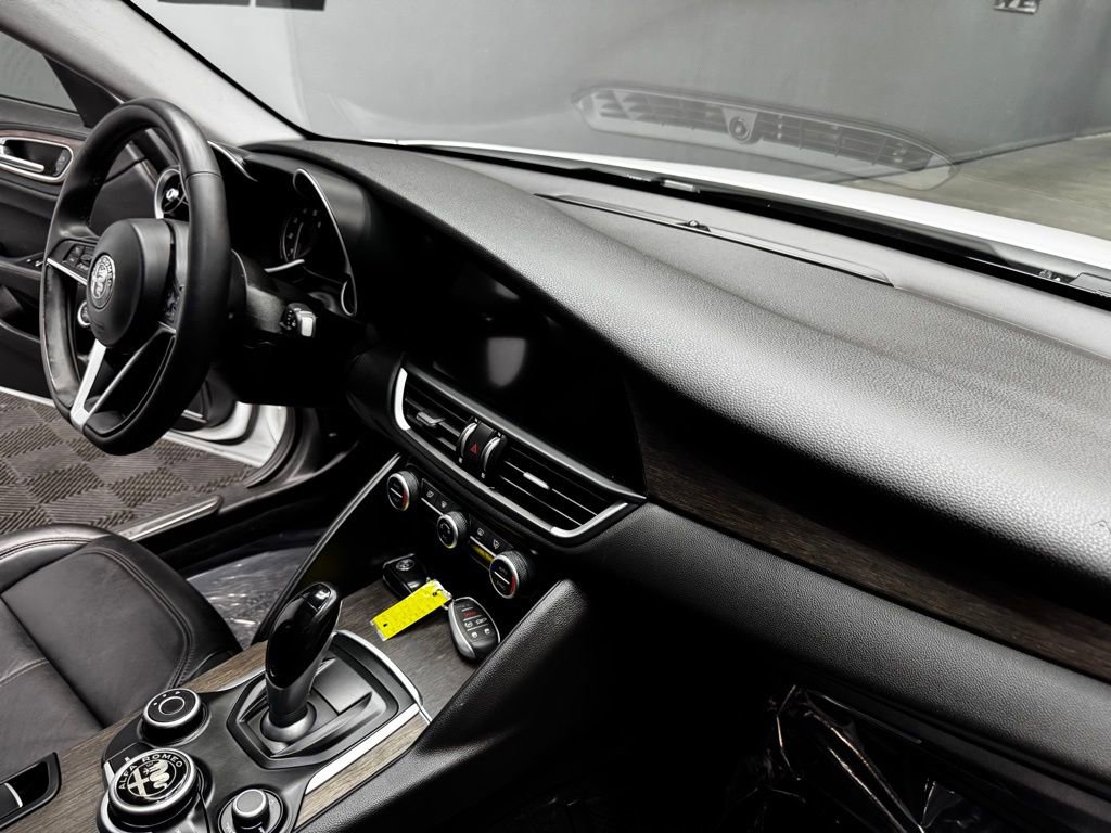 Used 2019 Alfa Romeo Giulia Ti w/ Nero Edizione image 54