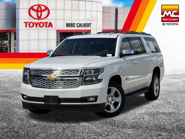 Used 2018 Chevrolet Suburban LT RWD image 2