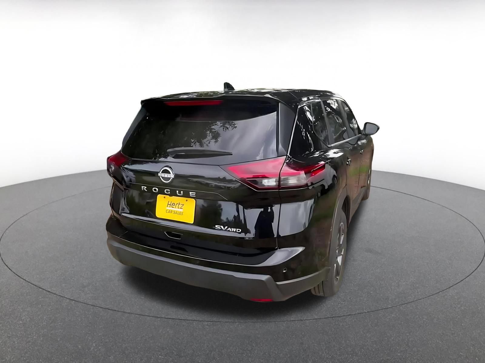 Used 2025 Nissan Rogue SV AWD/4WD image 13